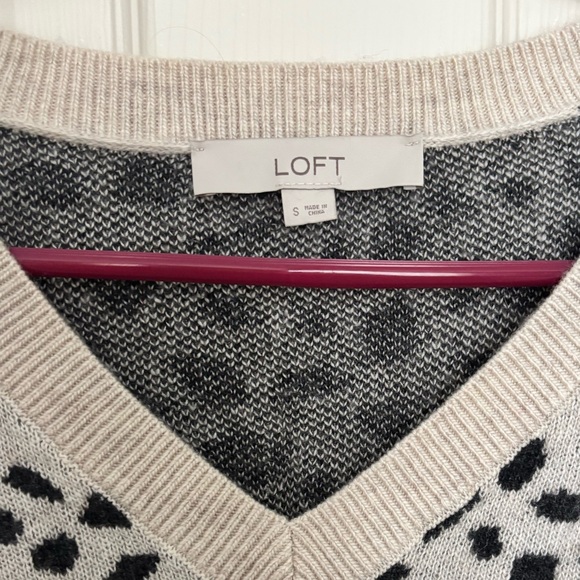LOFT Black and White V-Neck Sweater - Picture 3 of 7
